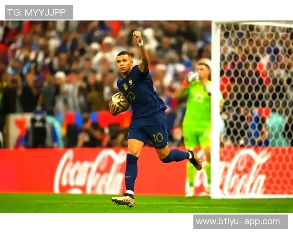 友谊赛精彩回顾：那不勒斯与波尔图激战成平局帽子戏法引发全场热潮